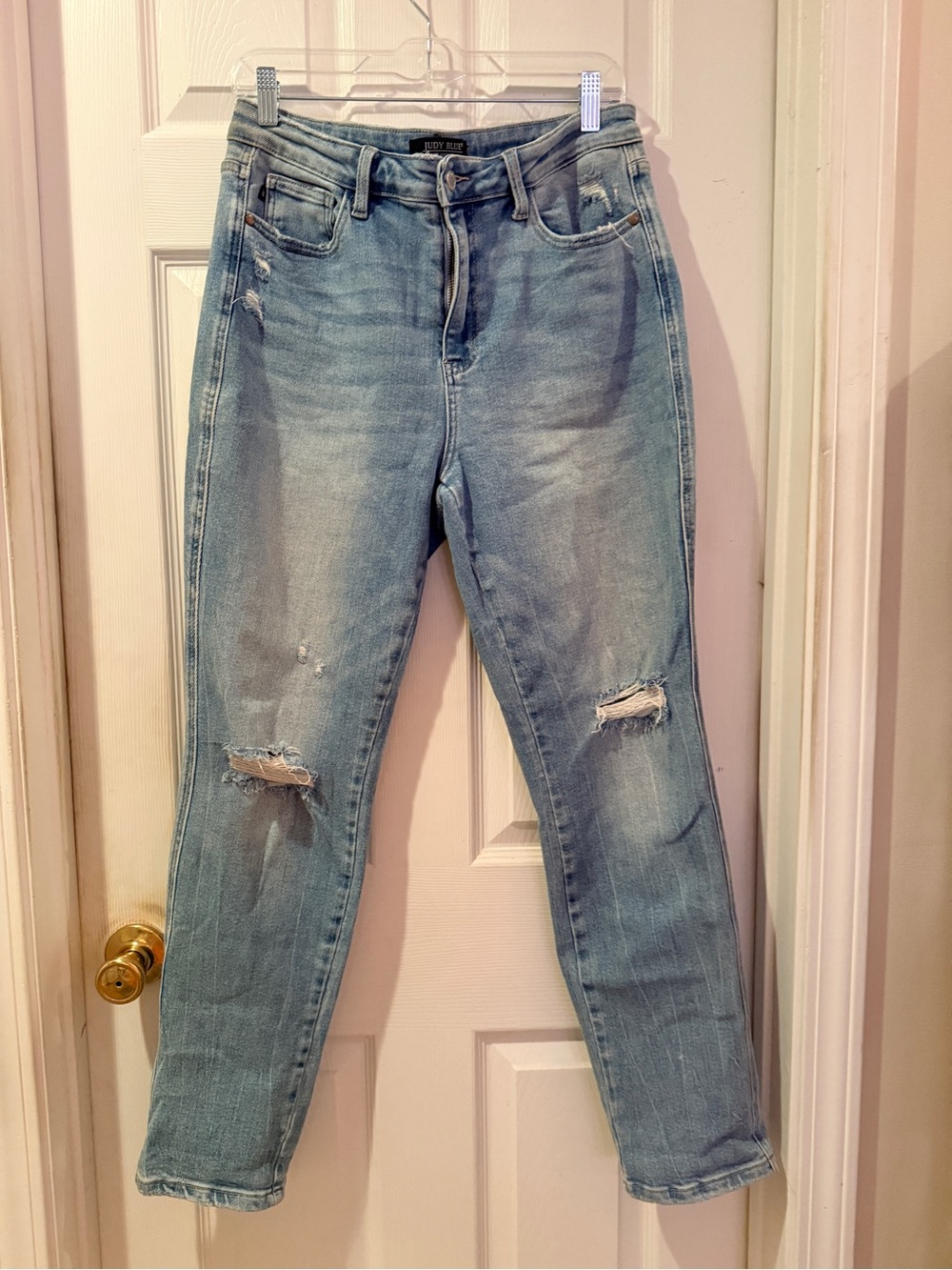 Judy Blue Light Blue Distressed Cropped Ankle Jeans